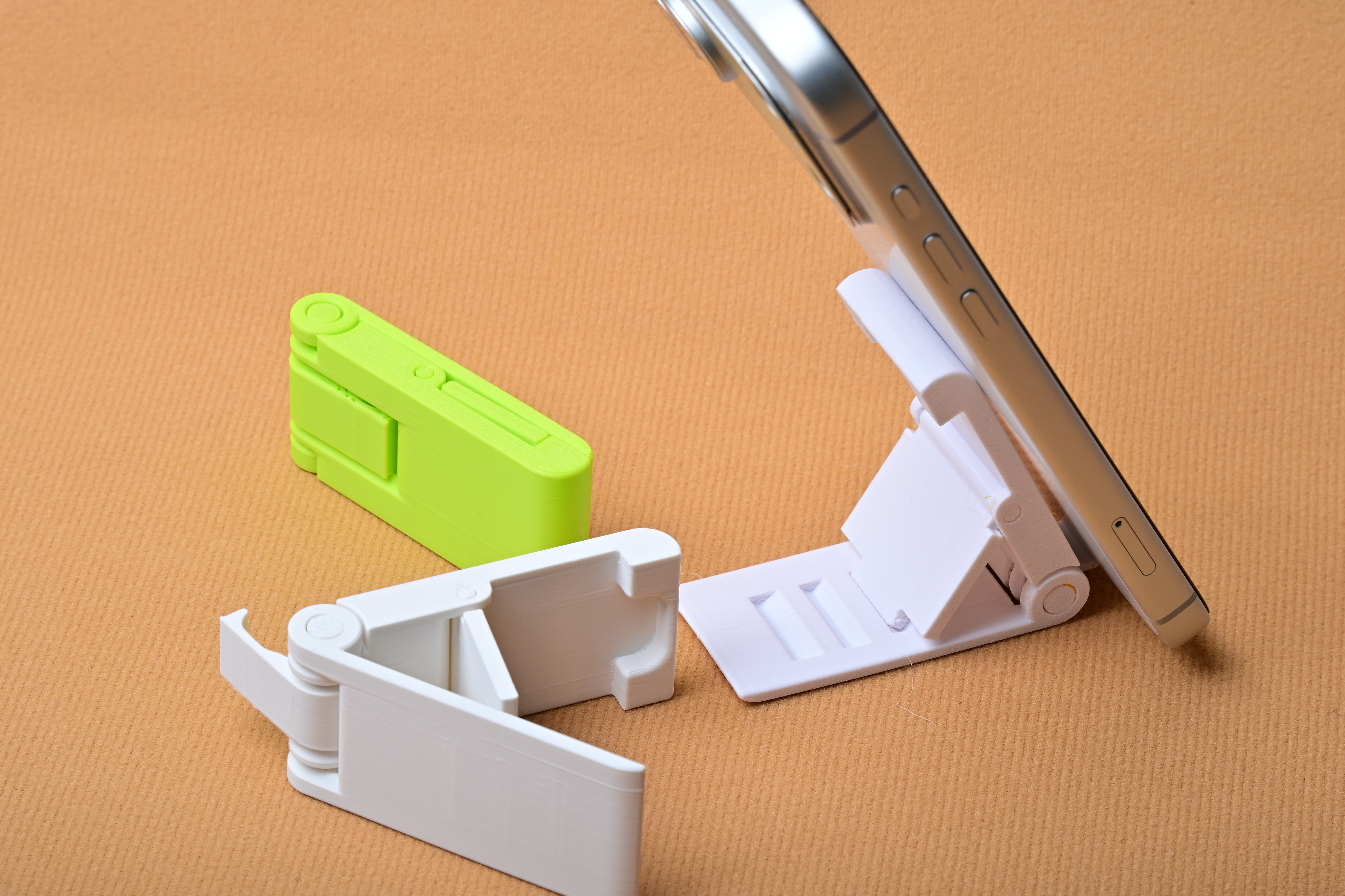 Suporte dobrável para celular disponível
